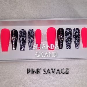 Lux Press-On Nail Set (Coffin Shape)